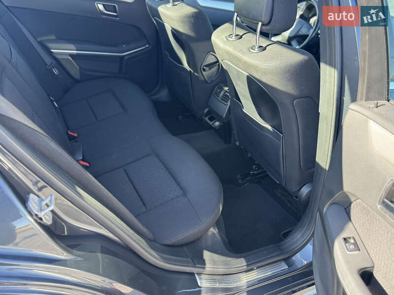Седан Mercedes-Benz E-Class 2012 в Львові фото 40 Седан Mercedes-Benz E-Class 2012 в Львові