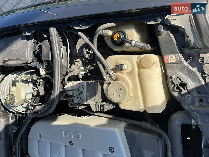 Седан Mercedes-Benz E-Class 2001 в Кам'янець-Подільському