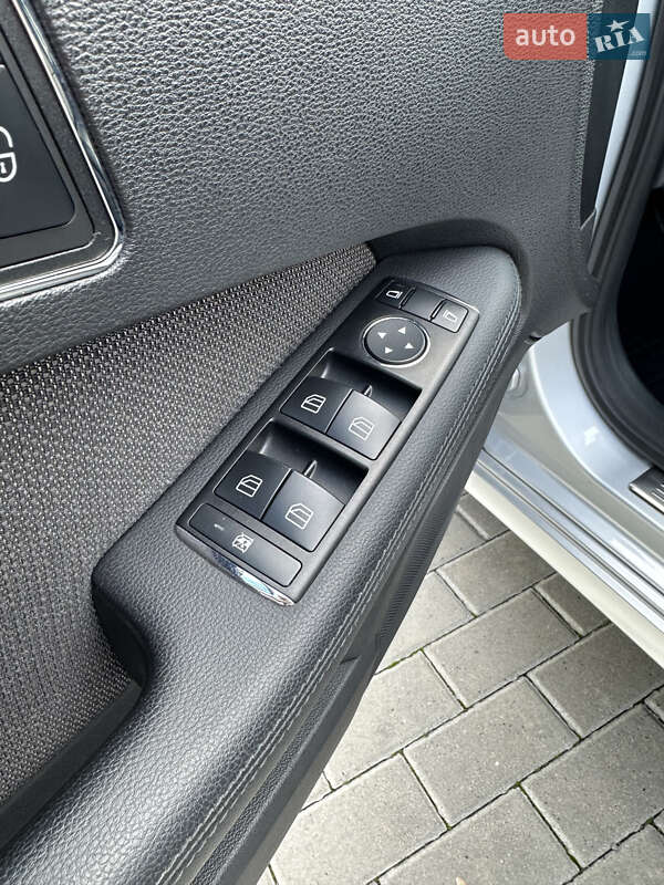Седан Mercedes-Benz E-Class 2010 в Бершади фото 21 Седан Mercedes-Benz E-Class 2010 в Бершади
