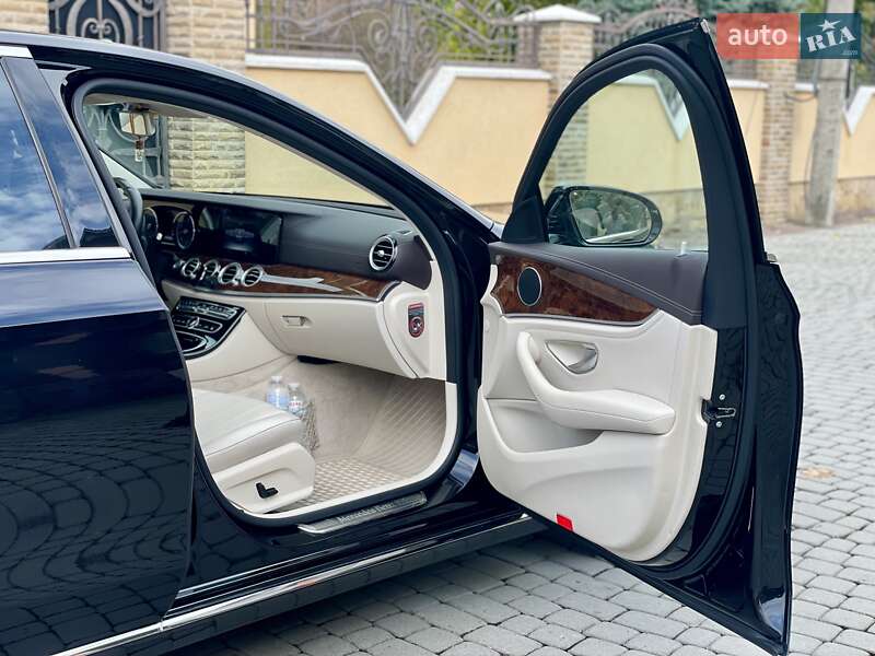 Седан Mercedes-Benz E-Class 2017 в Мукачевому фото 25 Седан Mercedes-Benz E-Class 2017 в Мукачевому