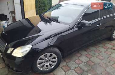 Седан Mercedes-Benz E-Class 2009 в Николаеве