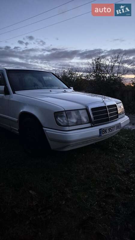 Седан Mercedes-Benz E-Class 1988 в Рівному фото 4 Седан Mercedes-Benz E-Class 1988 в Рівному