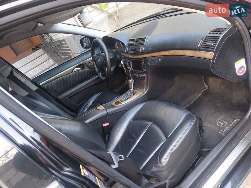 Седан Mercedes-Benz E-Class 2007 в Снигиревке