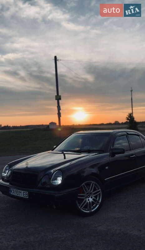 Mercedes-Benz E-Class 1999 Mercedes-Benz E-Class 1999