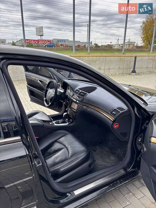 Седан Mercedes-Benz E-Class 2004 в Первомайске