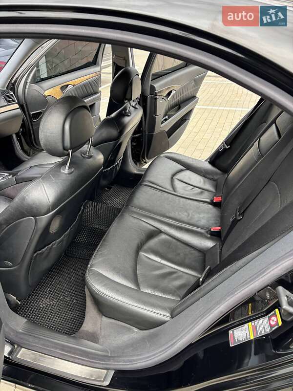 Седан Mercedes-Benz E-Class 2004 в Первомайске