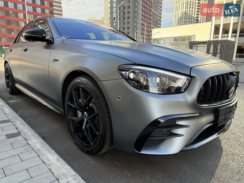 Mercedes-Benz E-Class 2022