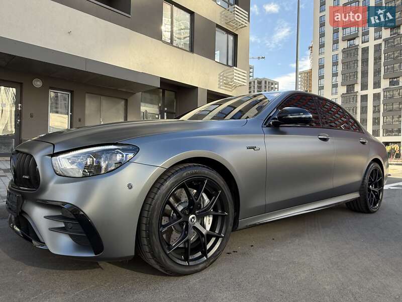 Mercedes-Benz E-Class 2022