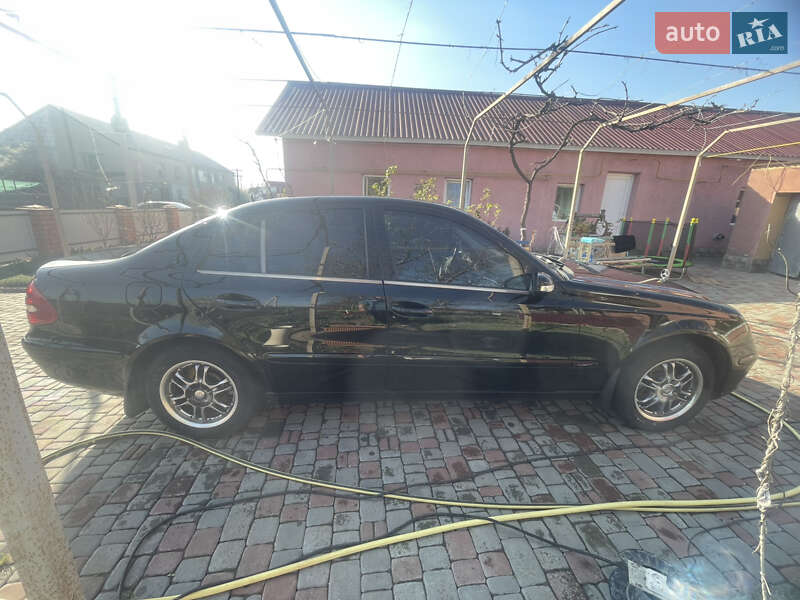 Седан Mercedes-Benz E-Class 2003 в Коблеве