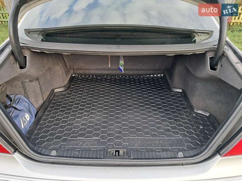 Седан Mercedes-Benz E-Class 2003 в Лохвиці фото 13 Седан Mercedes-Benz E-Class 2003 в Лохвиці