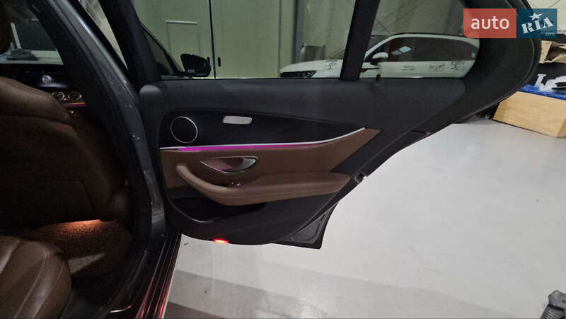 Седан Mercedes-Benz E-Class 2017 в Львові