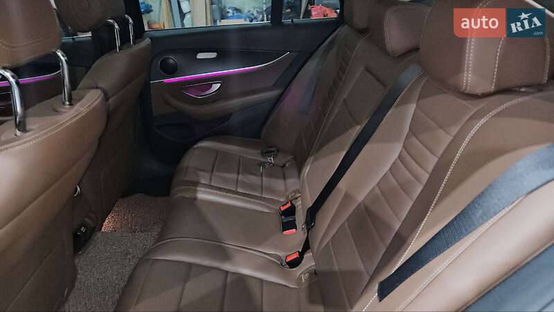 Седан Mercedes-Benz E-Class 2017 в Львові