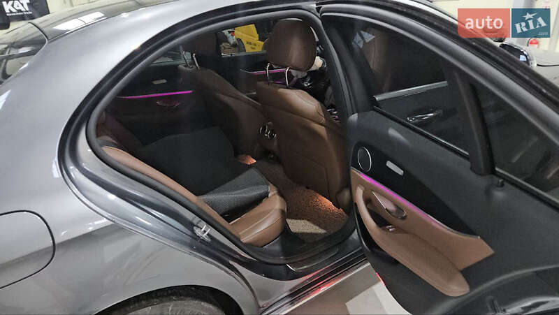 Седан Mercedes-Benz E-Class 2017 в Львові