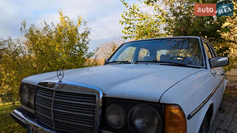 Mercedes-Benz E-Class 1983