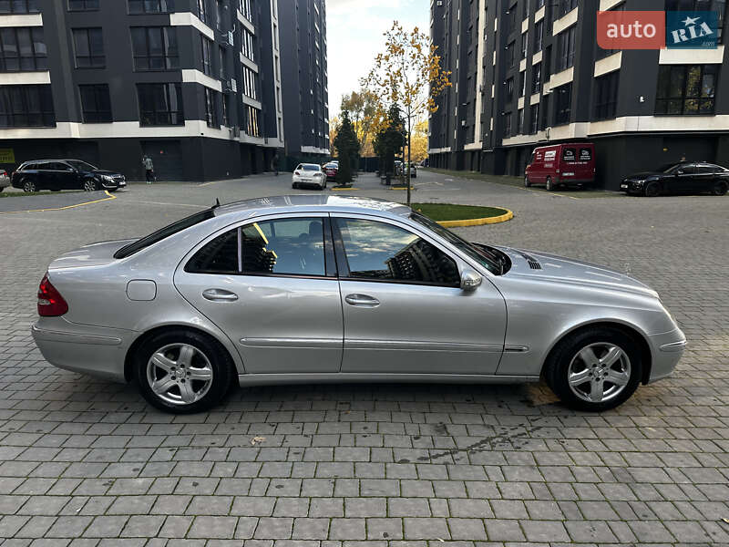 Седан Mercedes-Benz E-Class 2004 в Ивано-Франковске