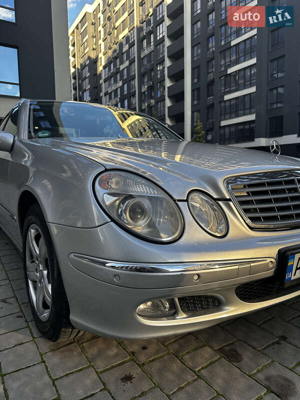 Седан Mercedes-Benz E-Class 2004 в Ивано-Франковске