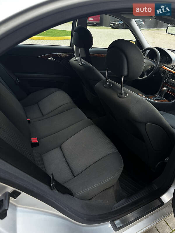 Седан Mercedes-Benz E-Class 2004 в Ивано-Франковске