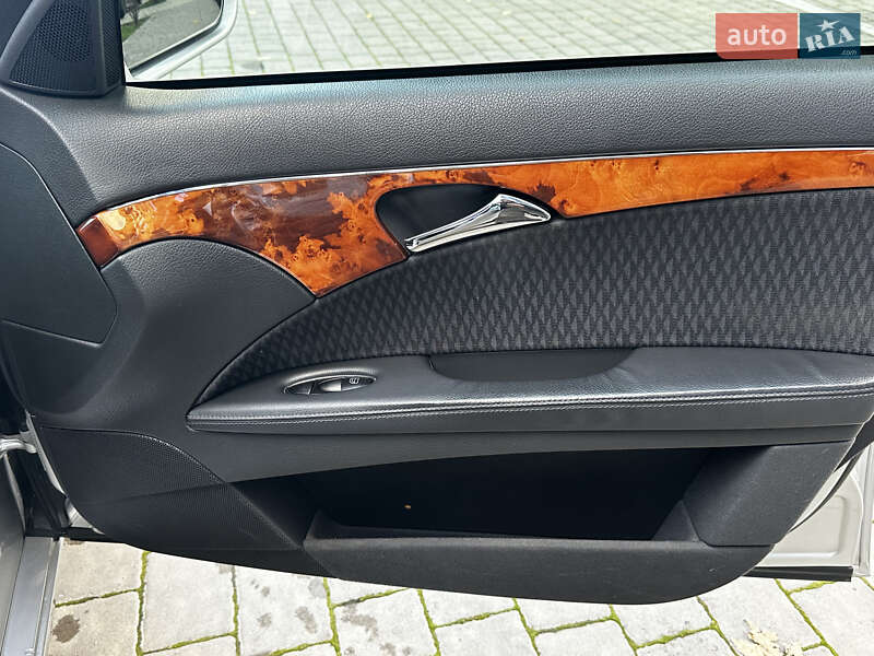 Седан Mercedes-Benz E-Class 2004 в Ивано-Франковске