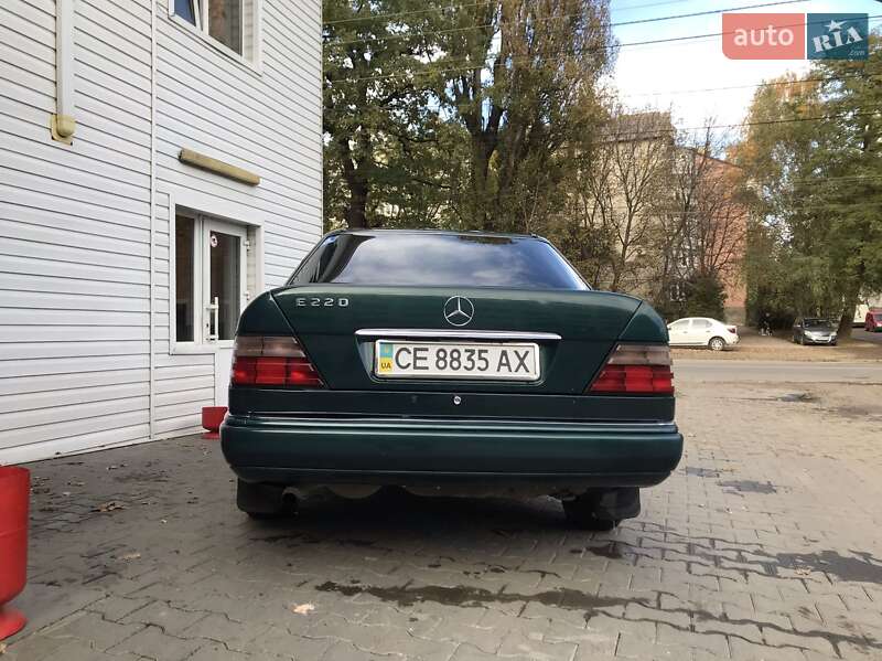 Седан Mercedes-Benz E-Class 1994 в Чернівцях