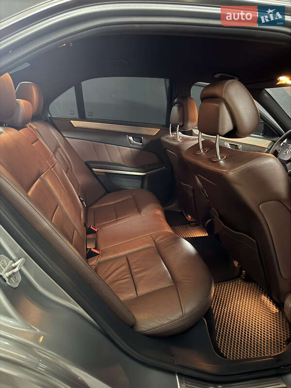 Седан Mercedes-Benz E-Class 2010 в Києві фото 24 Седан Mercedes-Benz E-Class 2010 в Києві