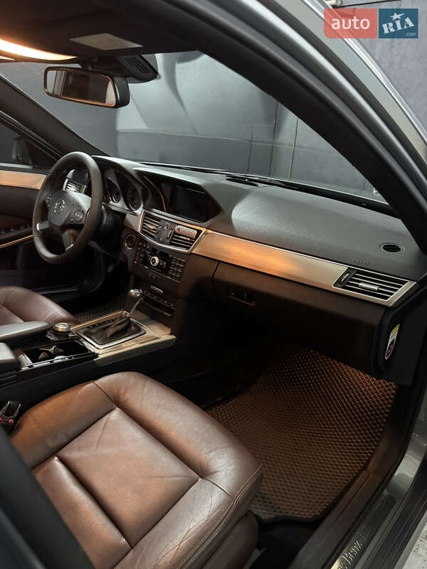 Седан Mercedes-Benz E-Class 2010 в Києві фото 27 Седан Mercedes-Benz E-Class 2010 в Києві