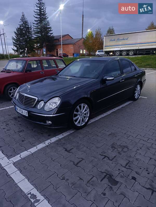 Седан Mercedes-Benz E-Class 2002 в Заре фото Седан Mercedes-Benz E-Class 2002 в Заре