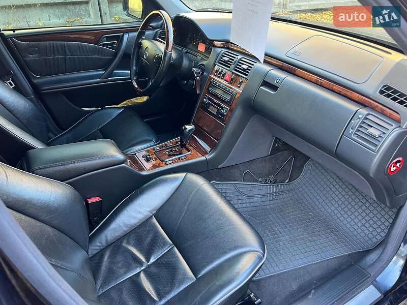 Седан Mercedes-Benz E-Class 2002 в Києві фото 21 Седан Mercedes-Benz E-Class 2002 в Києві