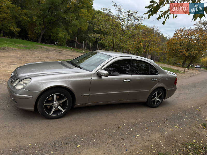 Седан Mercedes-Benz E-Class 2004 в Кременчуге фото 4 Седан Mercedes-Benz E-Class 2004 в Кременчуге