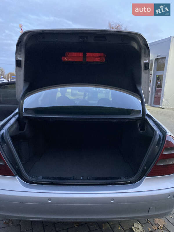 Седан Mercedes-Benz E-Class 2002 в Львове фото 24 Седан Mercedes-Benz E-Class 2002 в Львове