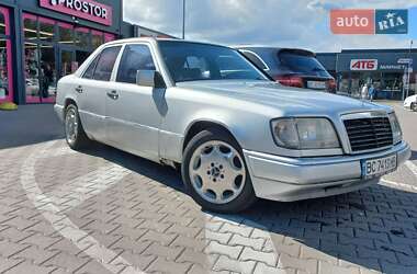 Седан Mercedes-Benz E-Class 1990 в Жидачове
