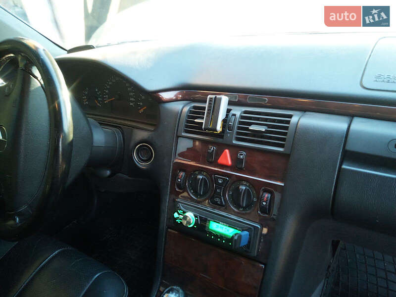 Седан Mercedes-Benz E-Class 2001 в Бережанах фото 10 Седан Mercedes-Benz E-Class 2001 в Бережанах