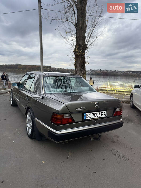 Седан Mercedes-Benz E-Class 1991 в Тернополе фото 6 Седан Mercedes-Benz E-Class 1991 в Тернополе