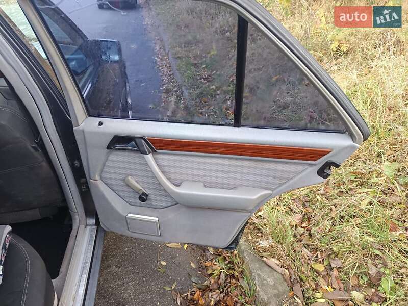 Седан Mercedes-Benz E-Class 1993 в Перемышлянах фото 9 Седан Mercedes-Benz E-Class 1993 в Перемышлянах
