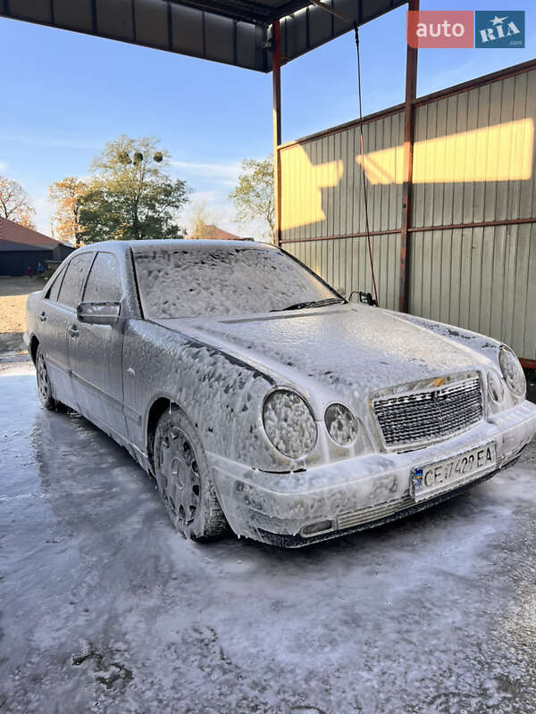 Седан Mercedes-Benz E-Class 1997 в Липниках
