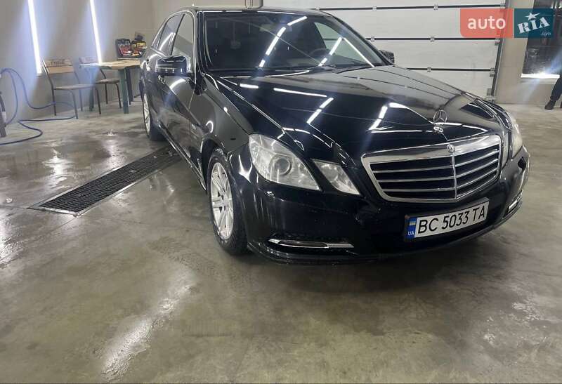 Седан Mercedes-Benz E-Class 2010 в Одессе