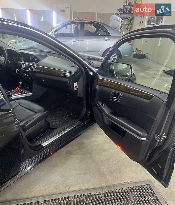 Седан Mercedes-Benz E-Class 2010 в Одессе