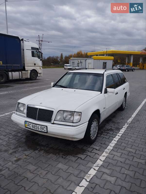 Универсал Mercedes-Benz E-Class 1995 в Луцке фото Универсал Mercedes-Benz E-Class 1995 в Луцке