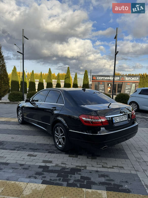 Седан Mercedes-Benz E-Class 2011 в Львові