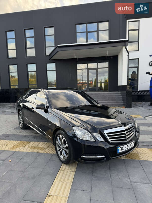Седан Mercedes-Benz E-Class 2011 в Львові