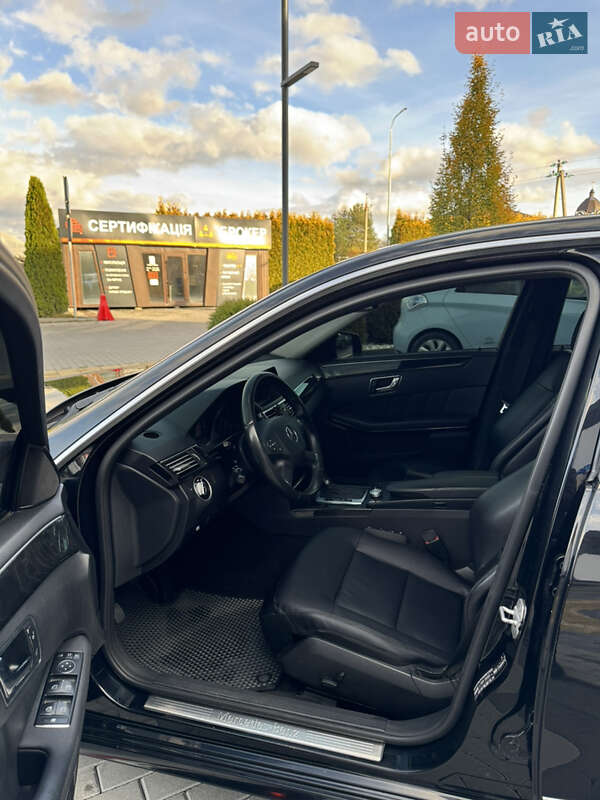 Седан Mercedes-Benz E-Class 2011 в Львові