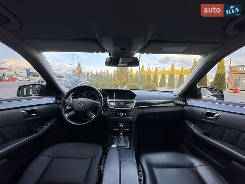 Седан Mercedes-Benz E-Class 2011 в Львові