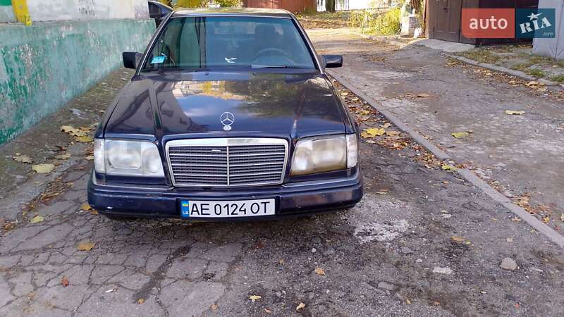 Mercedes-Benz E-Class 1995 Mercedes-Benz E-Class 1995