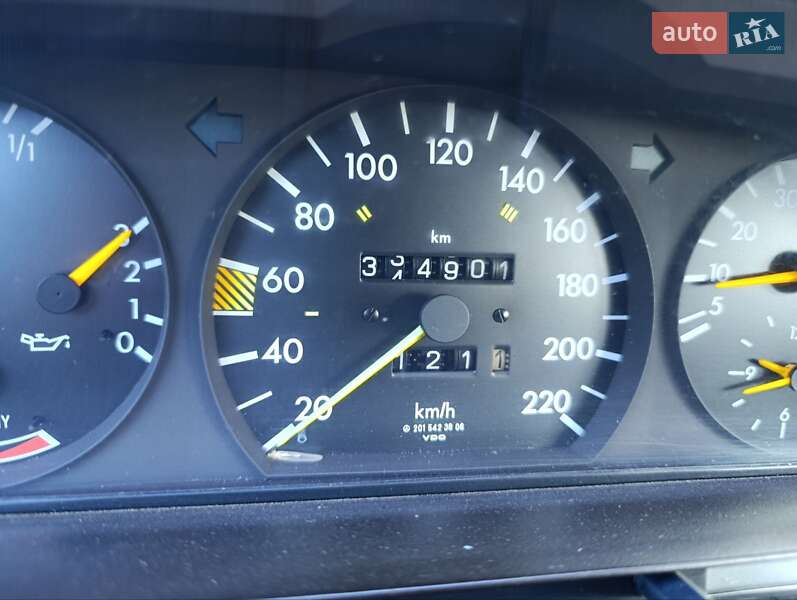 Седан Mercedes-Benz E-Class 1987 в Дрогобыче