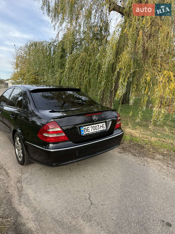 Седан Mercedes-Benz E-Class 2002 в Миколаєві