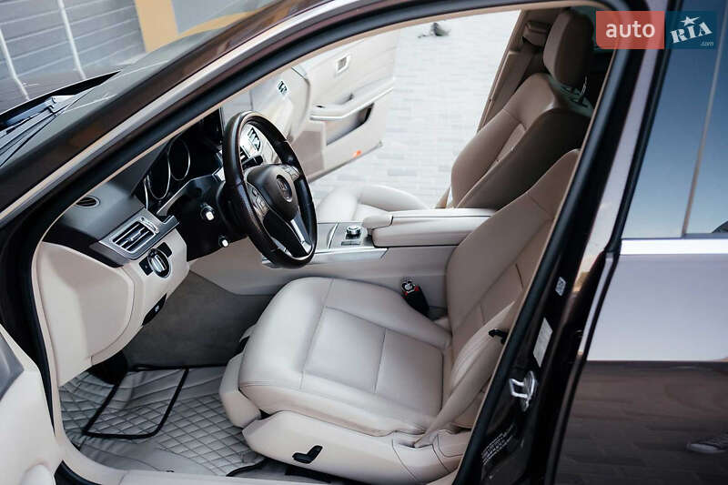 Седан Mercedes-Benz E-Class 2013 в Тернополі