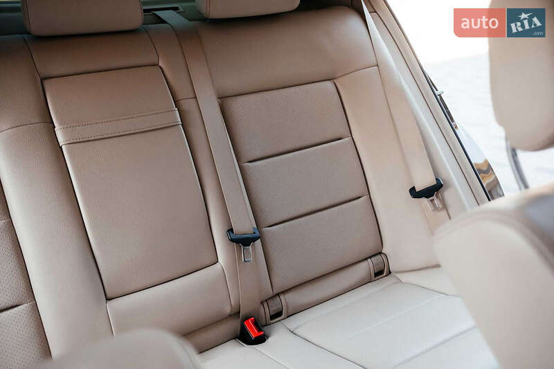 Седан Mercedes-Benz E-Class 2013 в Тернополі