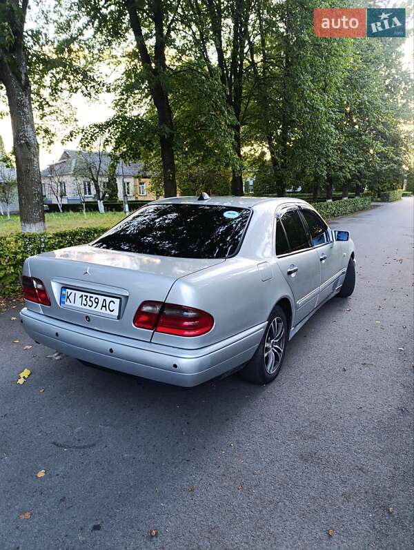 Седан Mercedes-Benz E-Class 1997 в Стоянці фото 7 Седан Mercedes-Benz E-Class 1997 в Стоянці