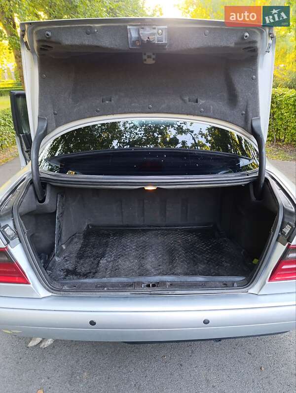 Седан Mercedes-Benz E-Class 1997 в Стоянці фото 12 Седан Mercedes-Benz E-Class 1997 в Стоянці