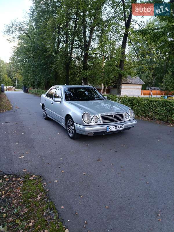 Седан Mercedes-Benz E-Class 1997 в Стоянці фото 13 Седан Mercedes-Benz E-Class 1997 в Стоянці