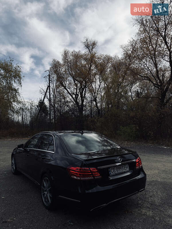Седан Mercedes-Benz E-Class 2013 в Сторожинці